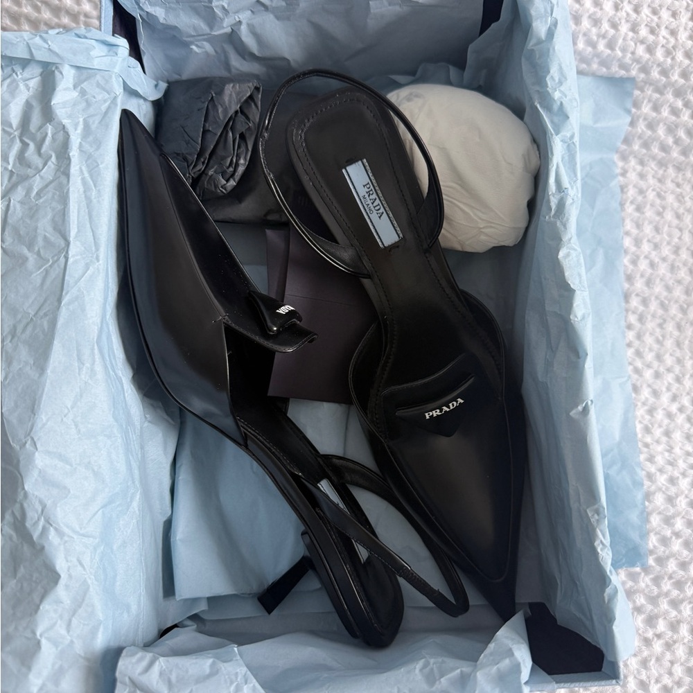 Prada Women's Elegant Black Pointed Heels - Picture 3 of 4